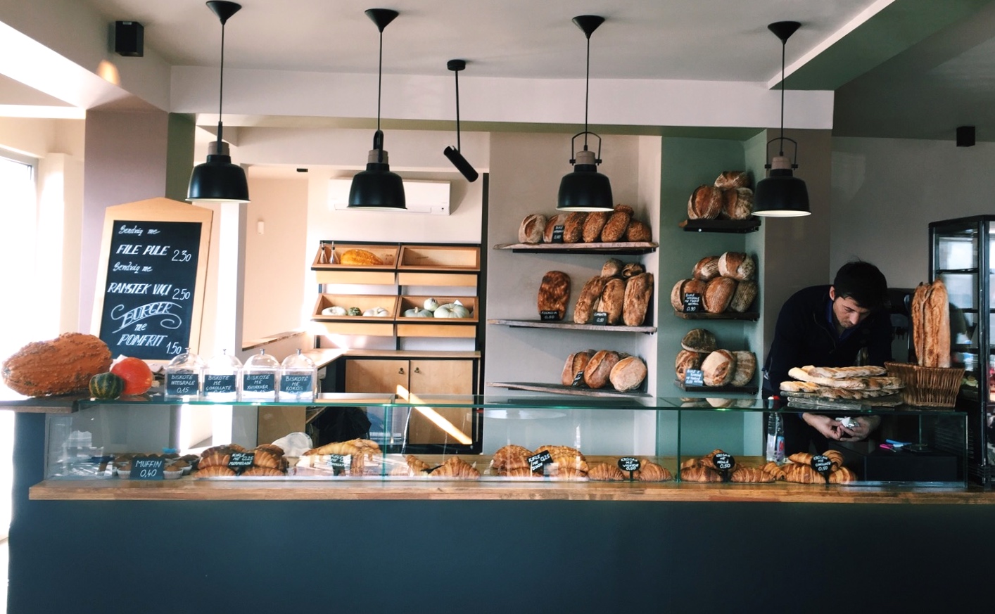 Artizan Bakery Artisanal breads and a great minimal lunch menu