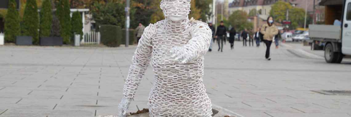 An art installation titled ‘Find Me’, created by Kosovan sculptor Eroll Murati, was displayed in the main square in Prishtina in November 2021. Photo: BIRN