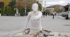 An art installation titled ‘Find Me’, created by Kosovan sculptor Eroll Murati, was displayed in the main square in Prishtina in November 2021. Photo: BIRN