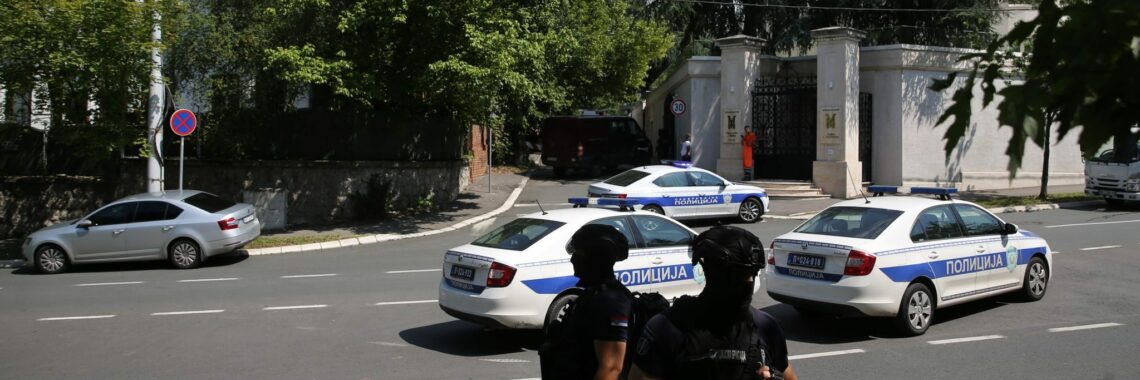 Police keep watch near the crime scene outside the Israeli embassy in Belgrade, June 29. Photo: EPA-EFE/ANDREJ CUKIC