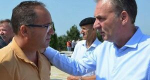 Vesel Krasniqi (L) and leader of his party Social Democratic Initiative, Fatmir Limaj (R). Photo from the archives: BIRN