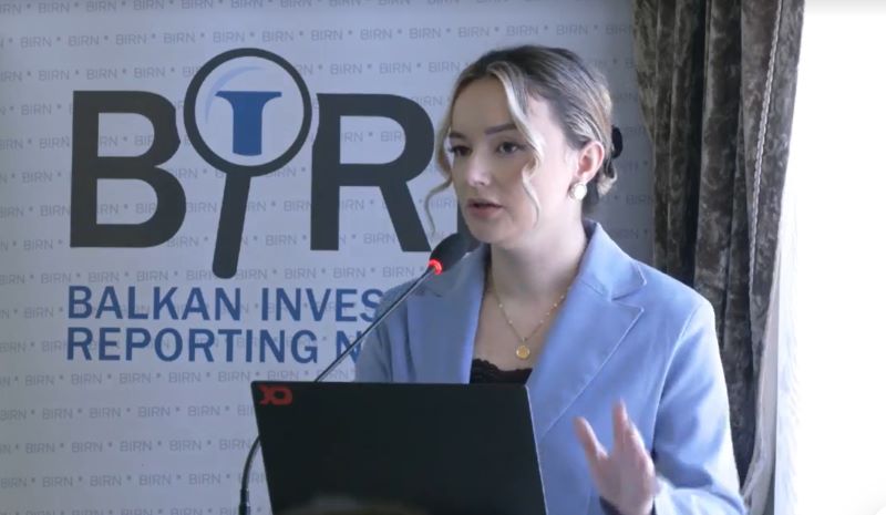 Xheneta Murtezaj, BIRN Kosovo Researcher Presenting the report findings on October 25 in Prishtina. Photo: BIRN