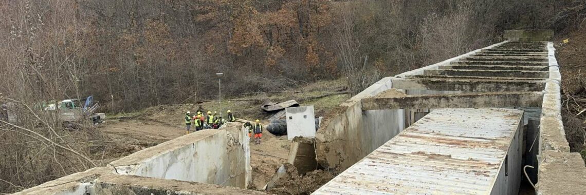 Repairs to the canal hit by the blast on November 30. Photo: BIRN/Adelina Ahmeti.