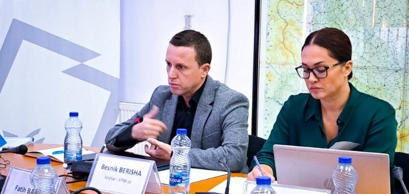 Besnik Berisha, chairperson at ICM (L), Luljeta Aliu, board member (R), Photo: BIRN