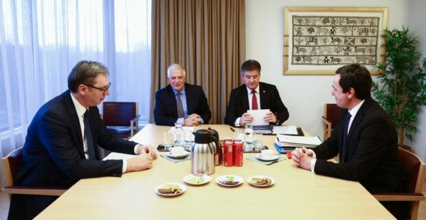 Serbia President Aleksandar Vucic (L), EU High Representative Josep Borrell (2-L) and Kosovo Prime Minister Albin Kurti (R) at a meeting of the EU-Kosovo-Serbia Dialogue in Brussels on February 27, 2023. Photo: EPA/STEPHANIE LECOCQ