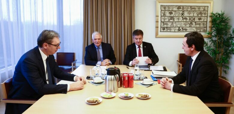 Serbia President Aleksandar Vucic (L), EU High Representative Josep Borrell (2-L) and Kosovo Prime Minister Albin Kurti (R) at a meeting of the EU-Kosovo-Serbia Dialogue in Brussels on February 27, 2023. Photo: EPA/STEPHANIE LECOCQ