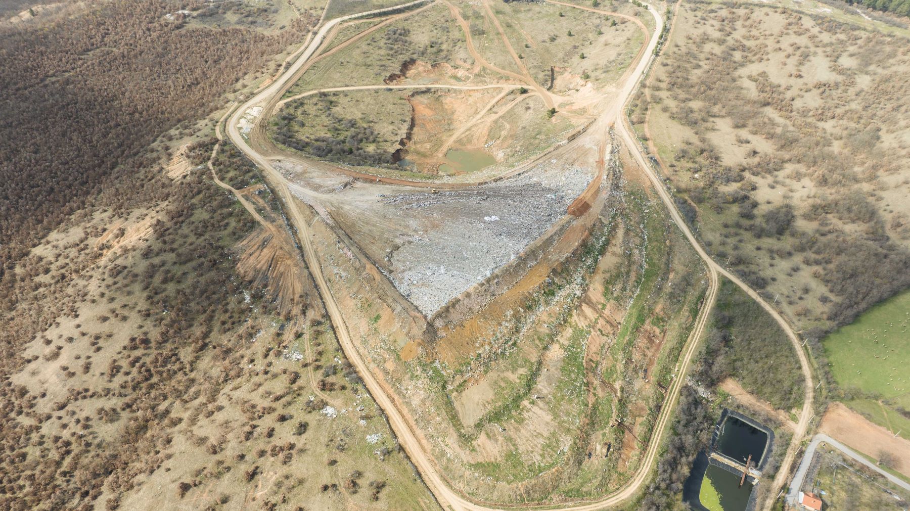 Velekinca open air waste Landfill. Photo: BIRN/Denis Sllovinja