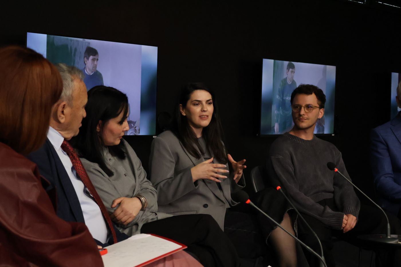 Debate on the role of home – schools in Kosovo during the 90s at Reporting House, on March 7, 2025. Photo: BIRN"