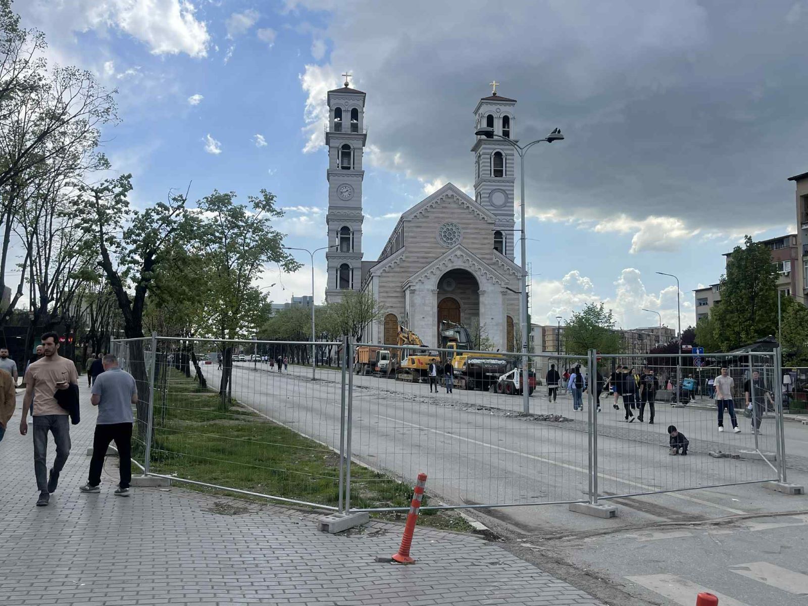 Construction halted at George Bush Square on April 18, 2025. Photo: BIRN