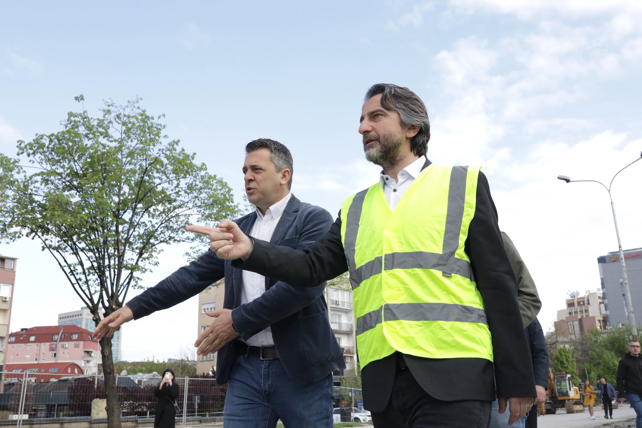 Prishtina Mayor Perparim Rama (R) at the construction site of George Bush Square on April 28, 2025. Photo: Facebook account of Perparim Rama