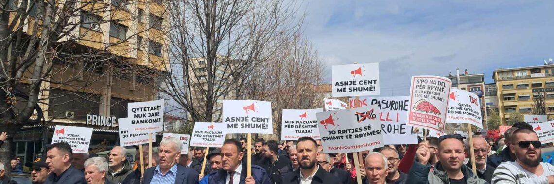 People gather in Pristina ahead of a march towards the Kosovo Energy Regulatory Office in protest against the increase in energy prices, April 11, 2025. Photo: BIRN.