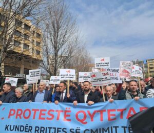 People gather in Pristina ahead of a march towards the Kosovo Energy Regulatory Office in protest against the increase in energy prices, April 11, 2025. Photo: BIRN.