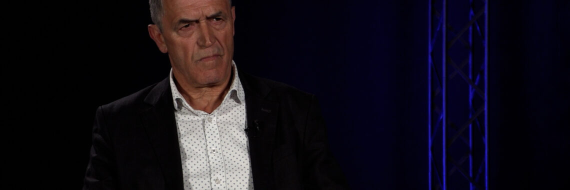 Shyqeri Krasniqi, internal auditor in the Municipality of Fushë Kosovë in an interview for Kallxo.com on May 22, 2025. Photo: Kallxo.com