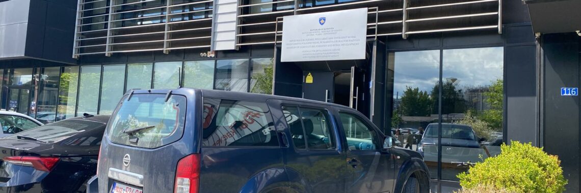 Police conduct raid at Ministry of Agriculture over suspected procurement irregularities on May 27, 2025. Photo: BIRN