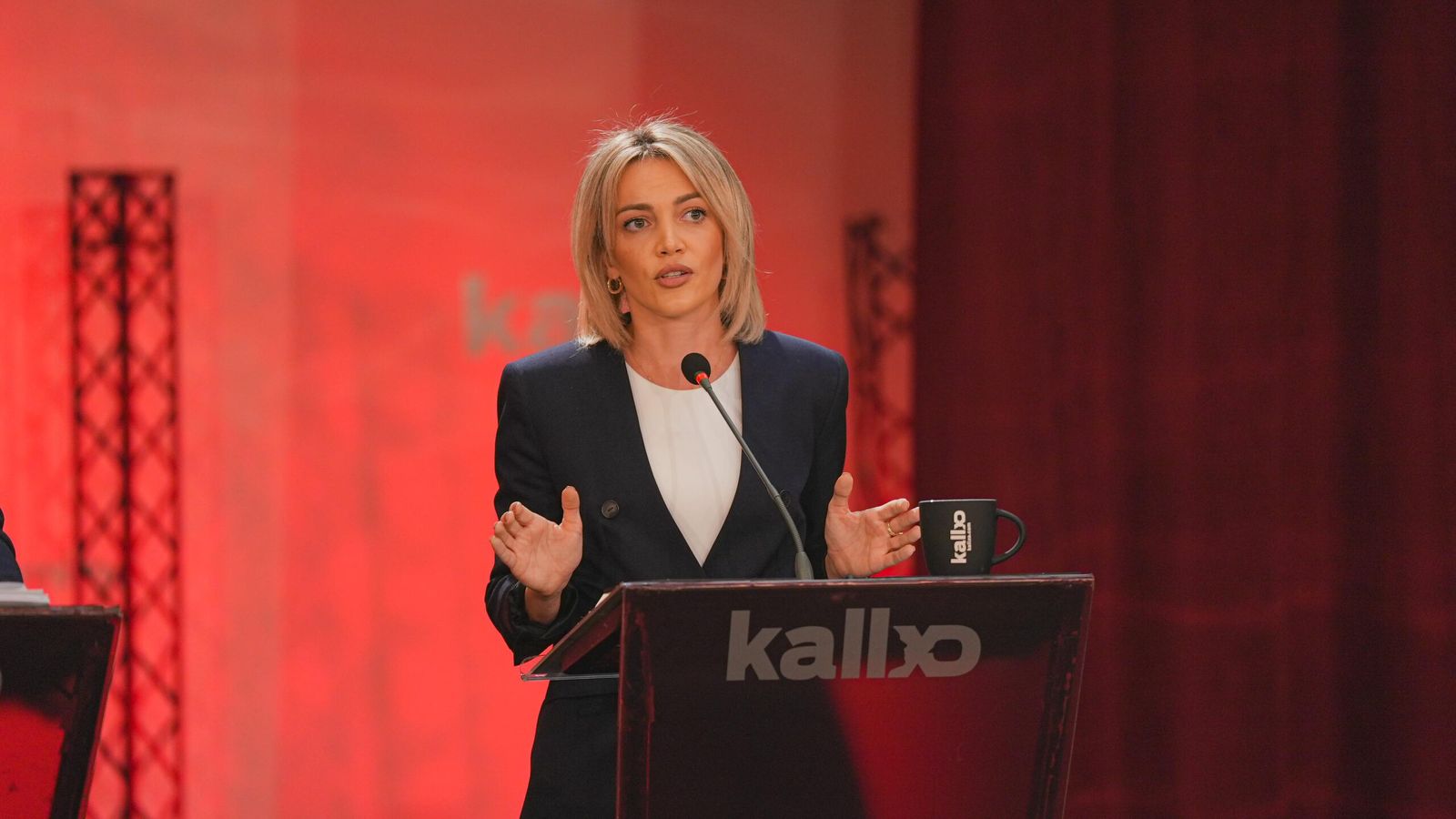 Natyra Kuçi, the Social Democratic Party, PSD, candidate for mayor in Decan, at the Kallxo Përnime debate with mayor candidates. Photo: BIRN