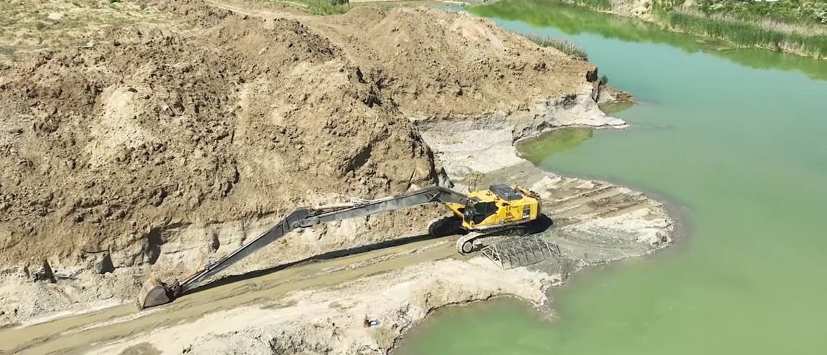 Damage caused to the river flow by gravel extraction. Photo: BIRN