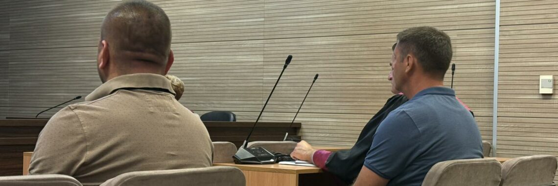 Dusan Dobrac (R) and Milos Radosavlevic (L) at the Pristina Basic Court on August 31, 2026. Photo: BIRN.
