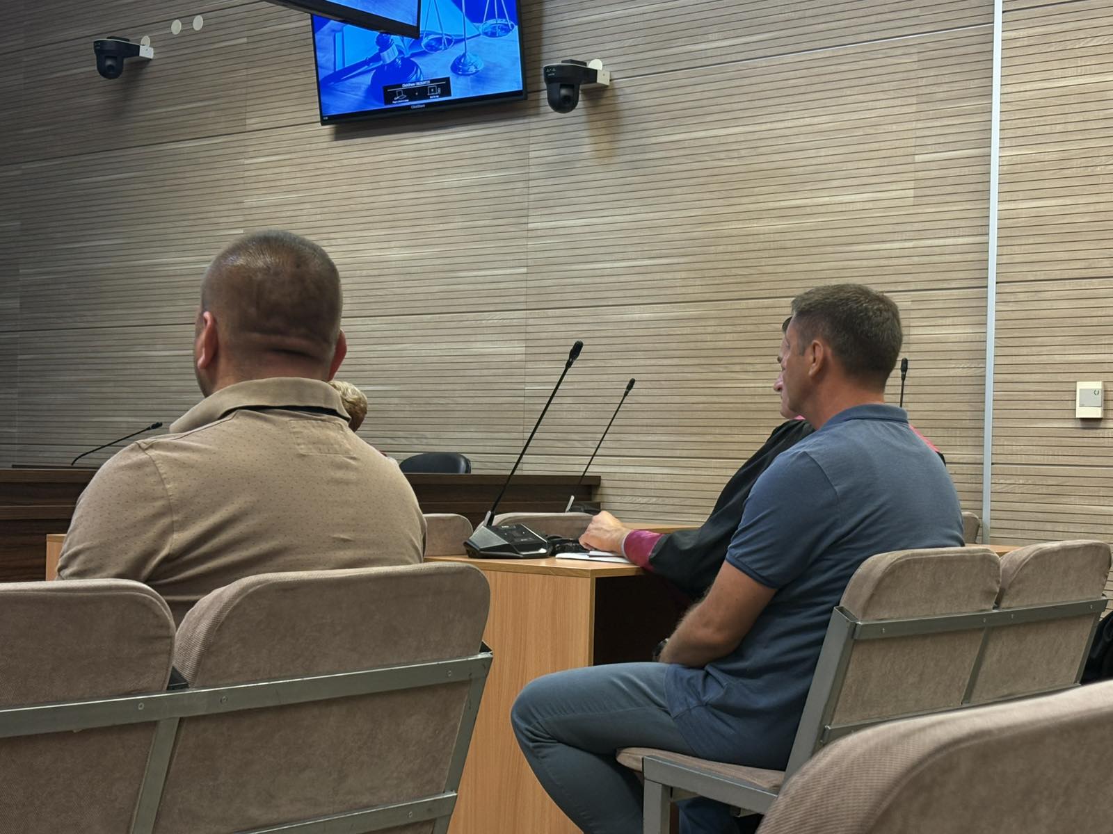 Dusan Dobrac (R) and Milos Radosavlevic (L) at the Pristina Basic Court on August 31, 2026. Photo: BIRN.