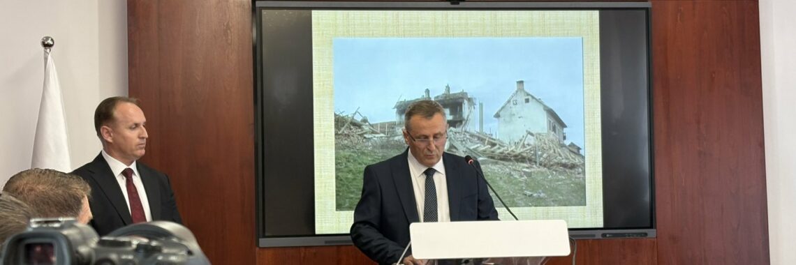 Blerim Isufaj (C), Chief Prosecutor at the Kosovo Special Prosecution, with prosecutor Valdet Gashi on September 4, 2026. Photo: BIRN.