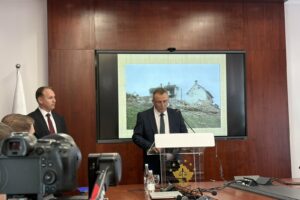 Blerim Isufaj (C), Chief Prosecutor at the Kosovo Special Prosecution, with prosecutor Valdet Gashi on September 4, 2026. Photo: BIRN.