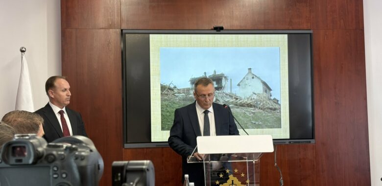 Blerim Isufaj (C), Chief Prosecutor at the Kosovo Special Prosecution, with prosecutor Valdet Gashi on September 4, 2026. Photo: BIRN.